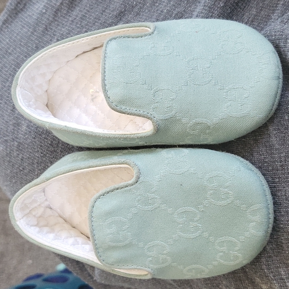 Gucci slip on